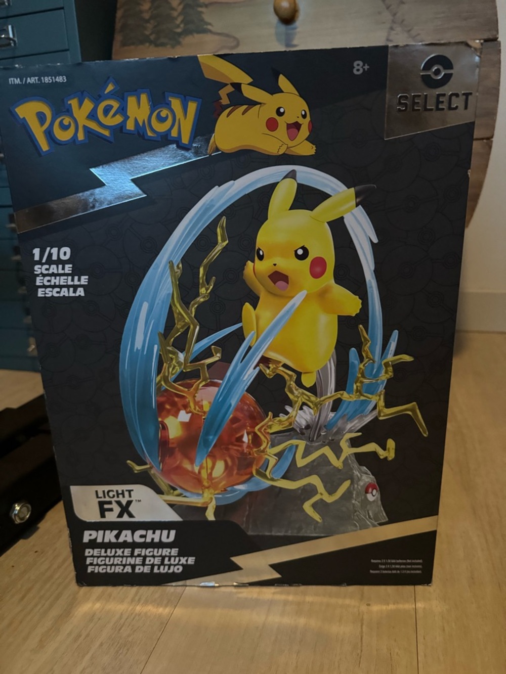 Pokémon Select Light FX Pikachu Deluxe Figure - Yellow